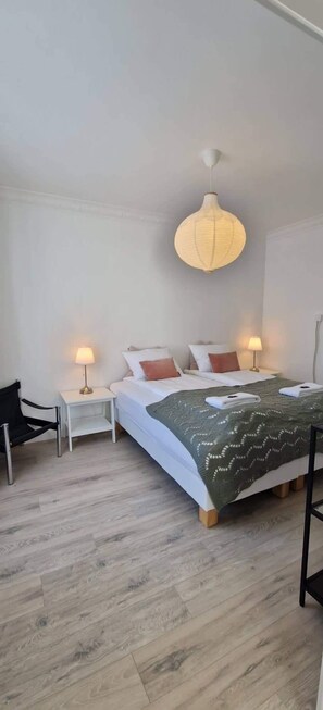 Apartamento, 3 quartos, vista para a montanha | 1 quarto, cortinas blackout, quartos à prova de som