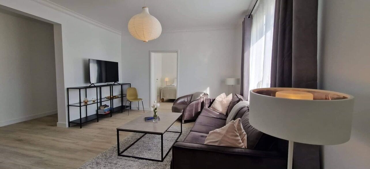 Departamento, 3 habitaciones, vista a la montaña | Área de sala de estar | Smart TV 