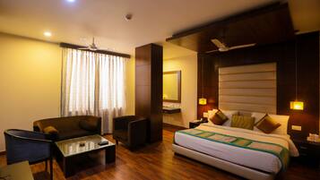 Minibar, desk, rollaway beds, free WiFi