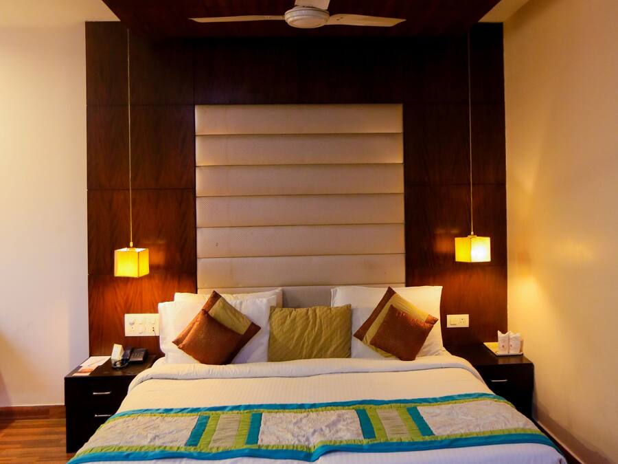 Minibar, desk, rollaway beds, free WiFi