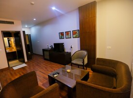 Minibar, desk, rollaway beds, free WiFi