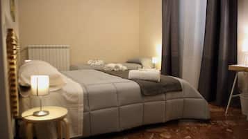 Escritorio, sistema de insonorizaciĂłn y camas plegables/adicionales