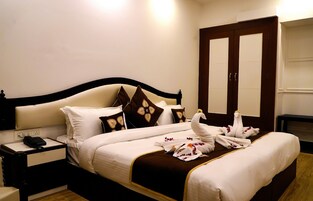 1 bedroom, in-room safe, desk, rollaway beds