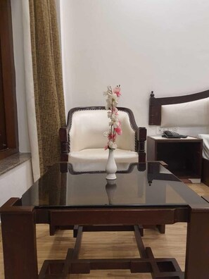 1 bedroom, in-room safe, desk, rollaway beds - Shivalik Hills Mussoorie (Dehradun)