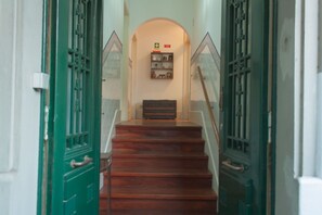 Entrada al alojamiento
