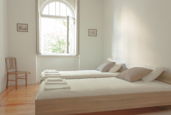 Casa, 4 habitaciones | 4 habitaciones, escritorio, wifi gratis y ropa de cama