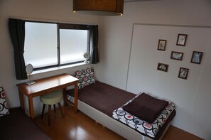 Free WiFi, bed sheets - GUEST HOUSE TEN-ROKU - Hostel, Caters to Women (Osaka)