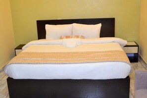 Premium bedding, in-room safe, desk, free WiFi - Panorama Hotel (Lagos)