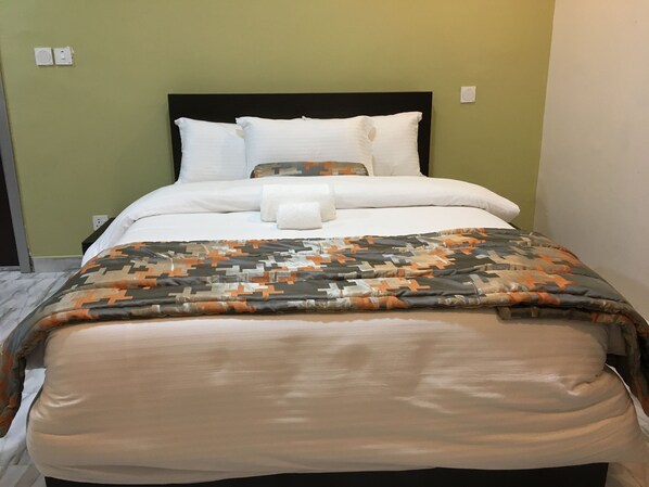 Phòng Tiêu chuẩn | Bộ đồ giường cao cấp, két bảo mật tại phòng, bàn