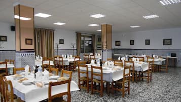 2 restaurantes, culinária regional