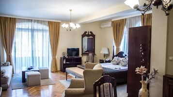 Deluxe-Studio, Kamin, Bergblick | Schreibtisch, kostenloses WLAN