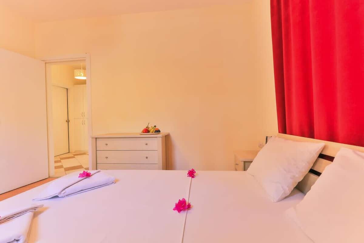 2 bedrooms, desk, free WiFi