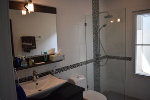 Vila Comfort | Kamar mandi | Shower