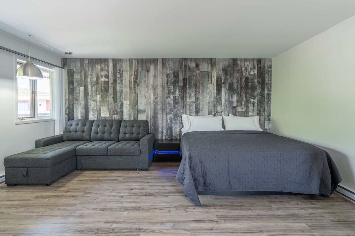 Suite 214 | 12 slaapkamers, verduisterende gordijnen, gratis wifi, beddengoed