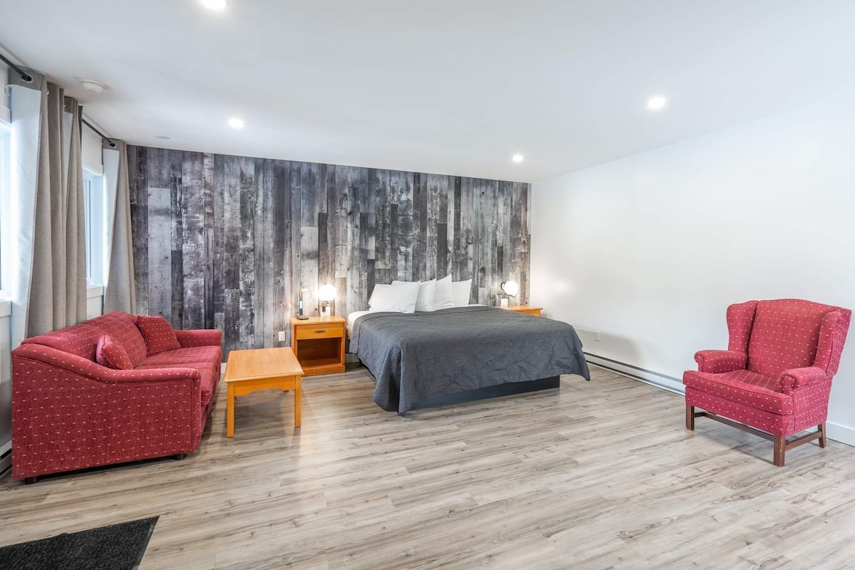 Suite 114 | 12 slaapkamers, verduisterende gordijnen, gratis wifi, beddengoed