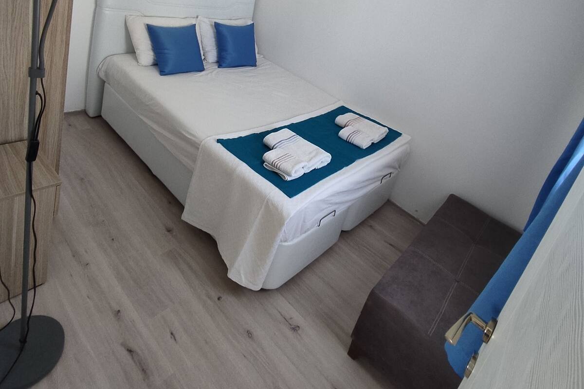 Apartment, Terrasse | 2 Schlafzimmer, Schreibtisch, Bügeleisen/Bügelbrett, kostenloses WLAN