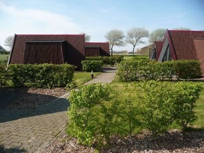 Deluxe Room | Cots/infant beds, rollaway beds, free WiFi, bed sheets - Restinn Warmenhuizen (Warmenhuizen)