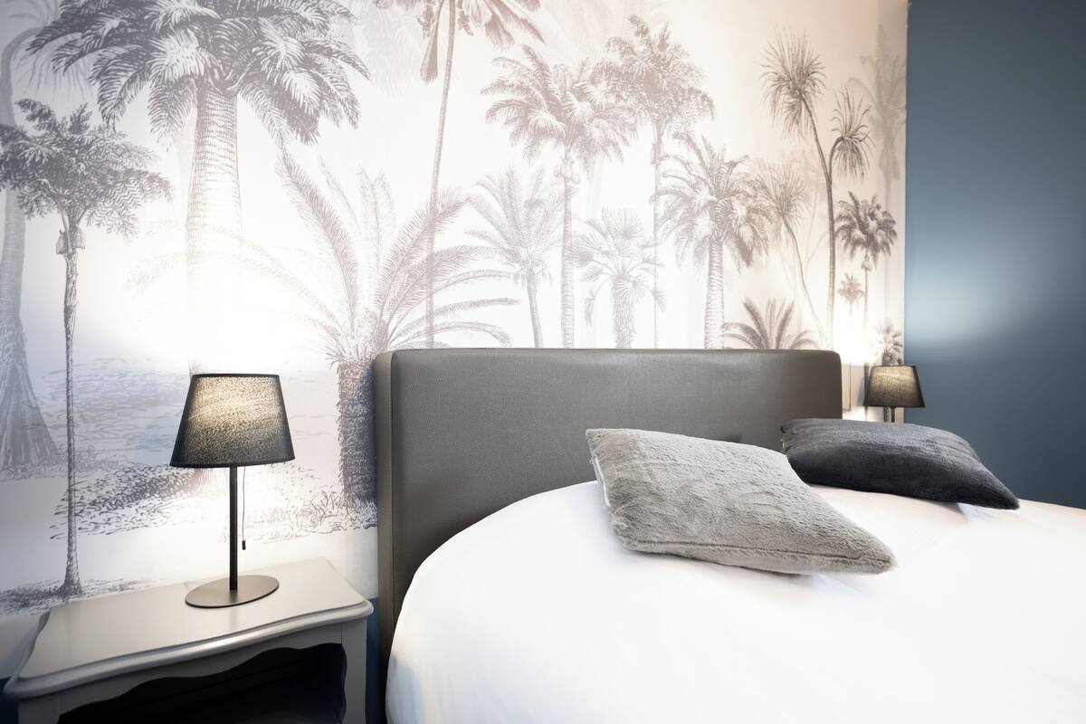 Chambre Jungle avec lit double, non-smoking | Free WiFi, bed sheets
