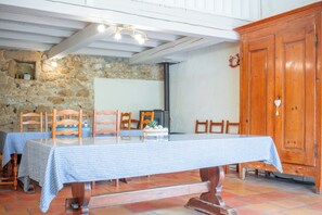 Family dining - Domaine de Prefaissal  (Mezel)