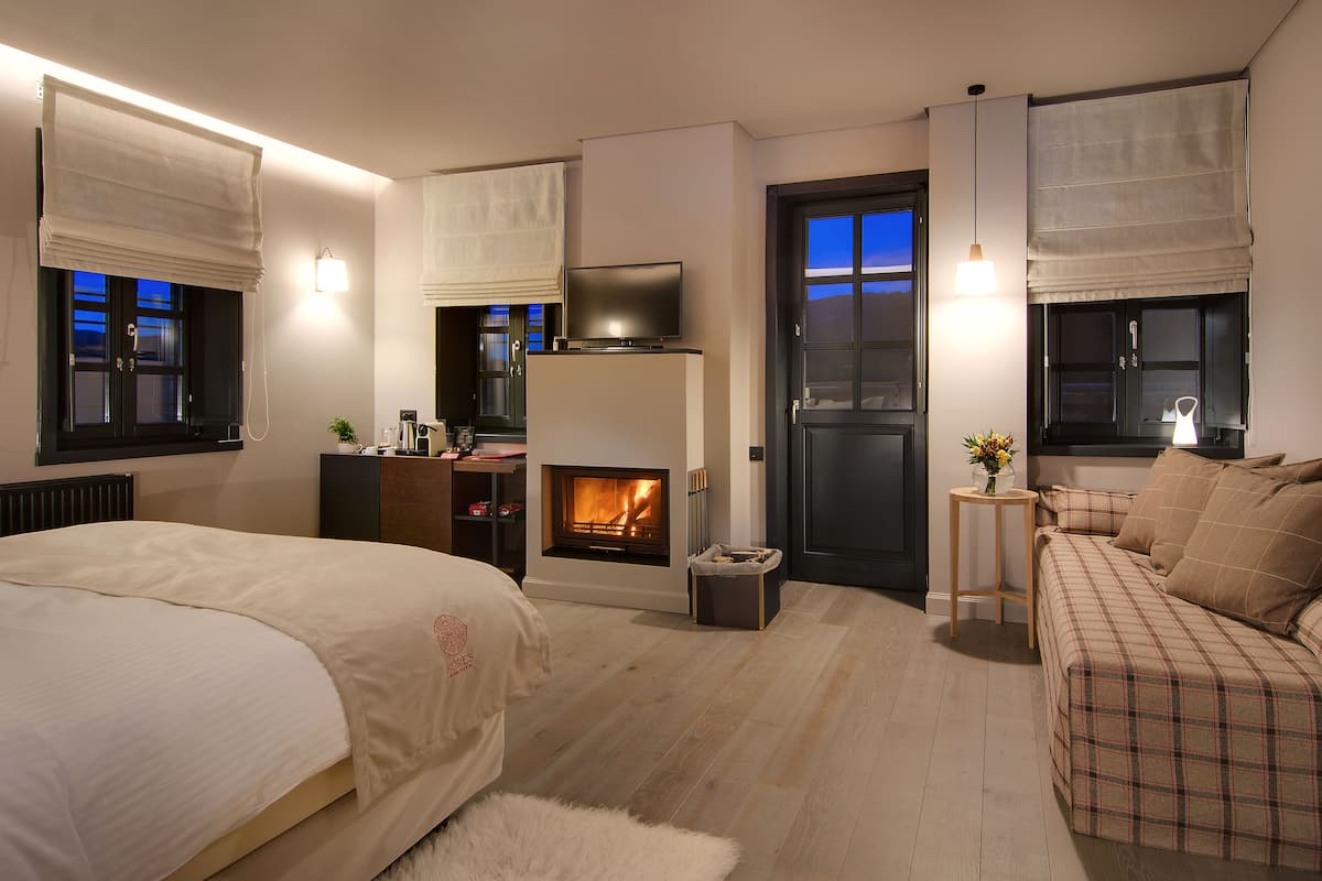 Junior Suite | 1 bedroom, Egyptian cotton sheets, premium bedding, free minibar items