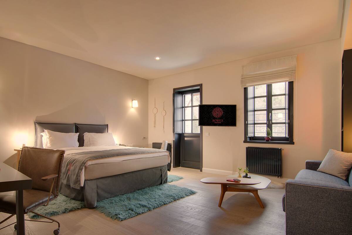 1 bedroom, Egyptian cotton sheets, premium bedding, free minibar items