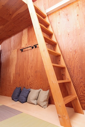 Family House, 2 Bedrooms | Desk, iron/ironing board, free WiFi, bed sheets