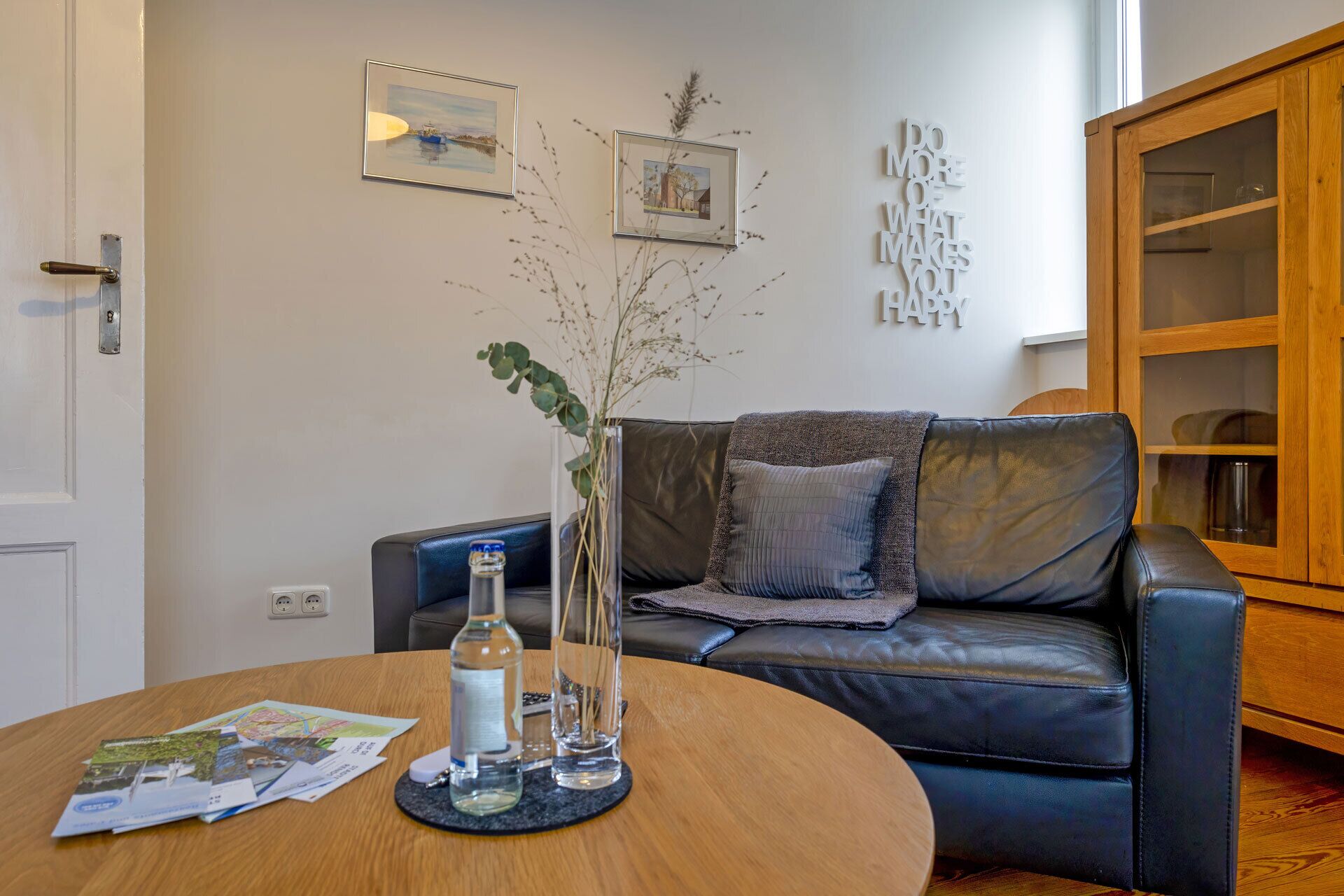 80-cm flat-screen tv with cable channels, tv