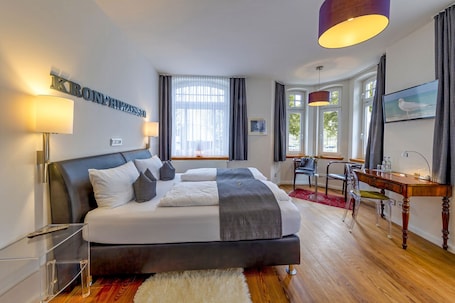 Double Room | Desk, blackout drapes, soundproofing, iron/ironing board