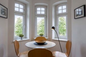 Televisión de pantalla plana 80 cm con canales de televisión por cable