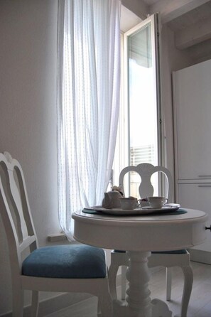 Comfort Double Room | Room amenity - Rooms & Breakfast Il Punto... (Peschiera del Garda)