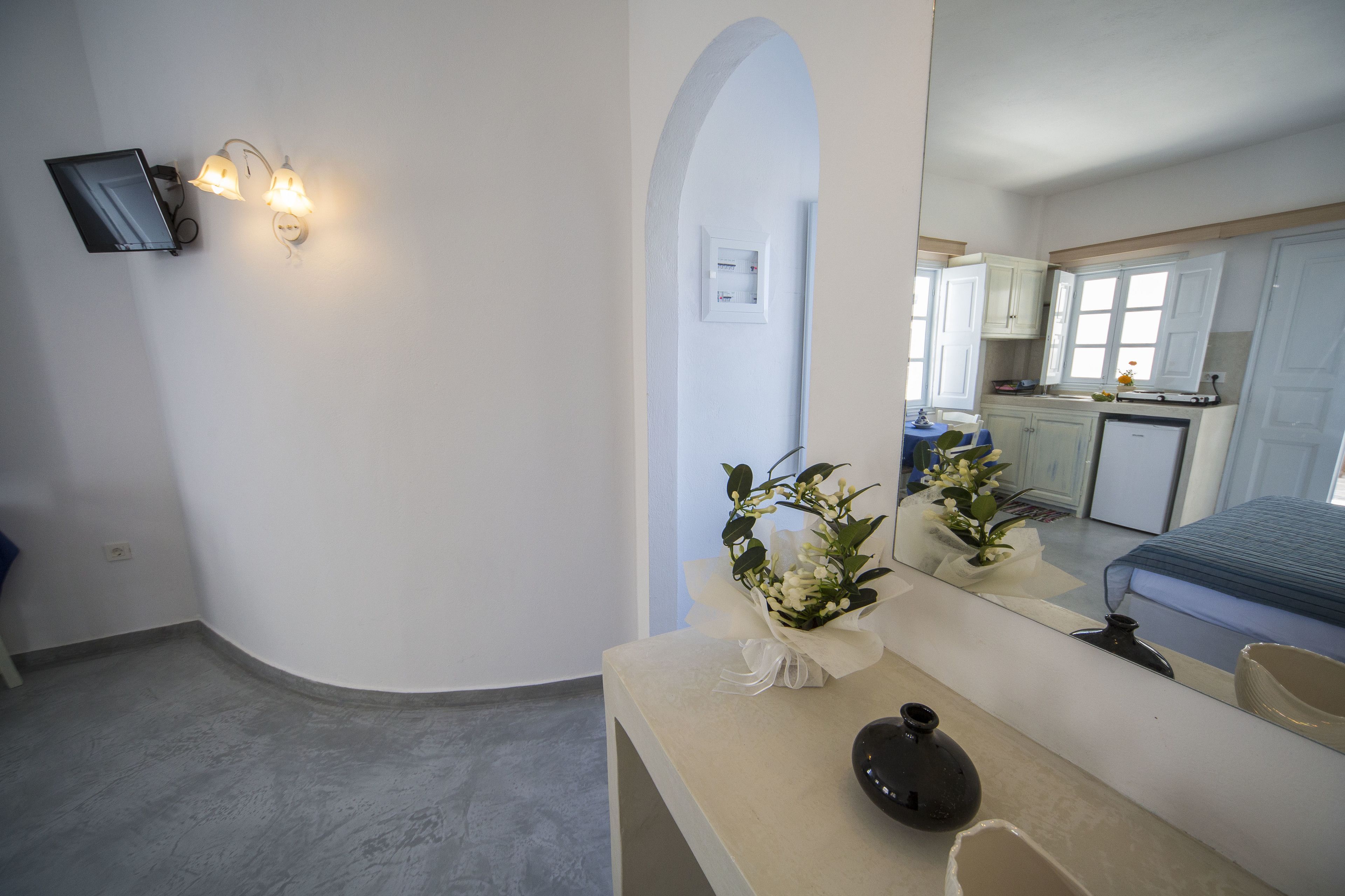 Photo - Ianthe Apartments & Villa