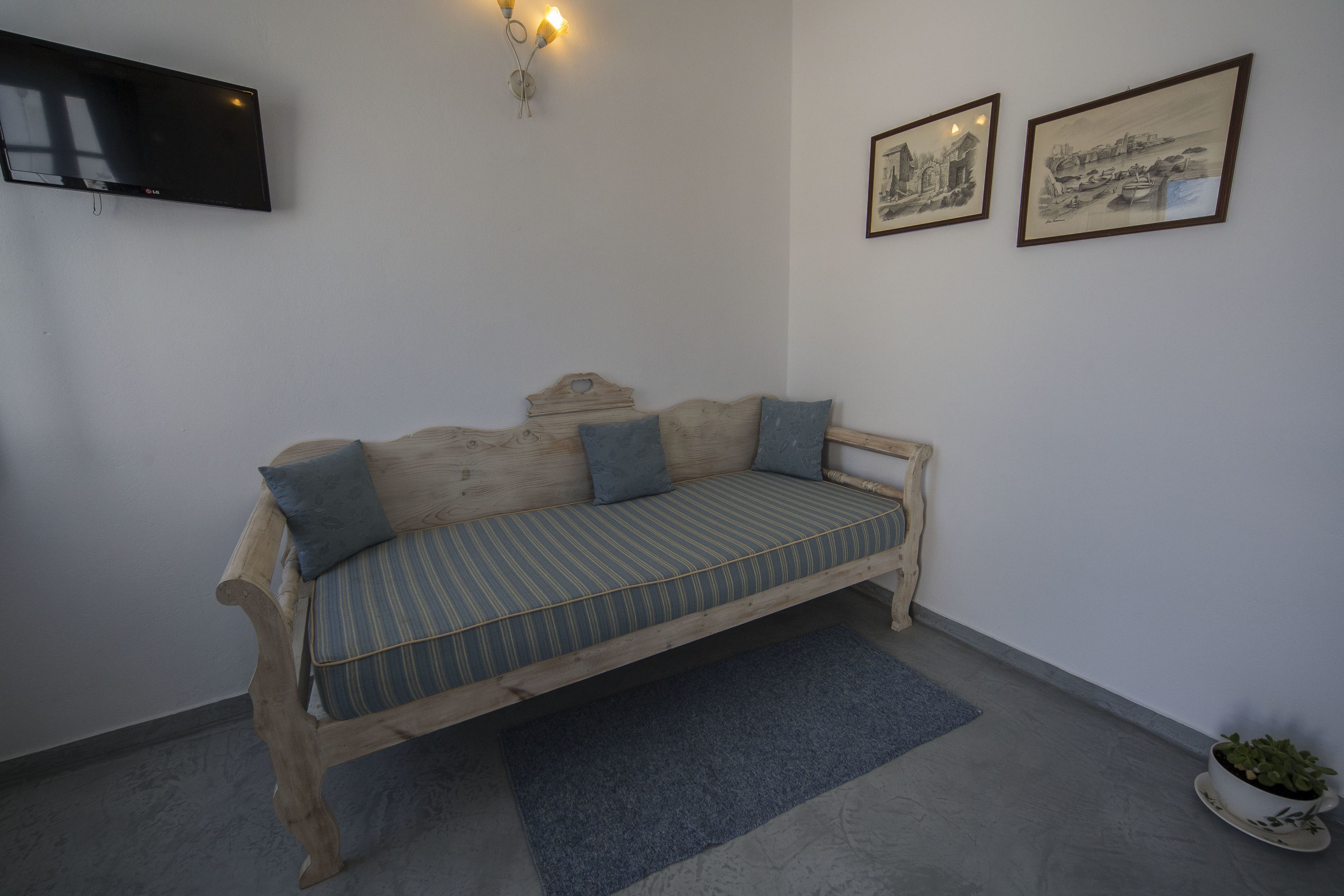 Photo - Ianthe Apartments & Villa