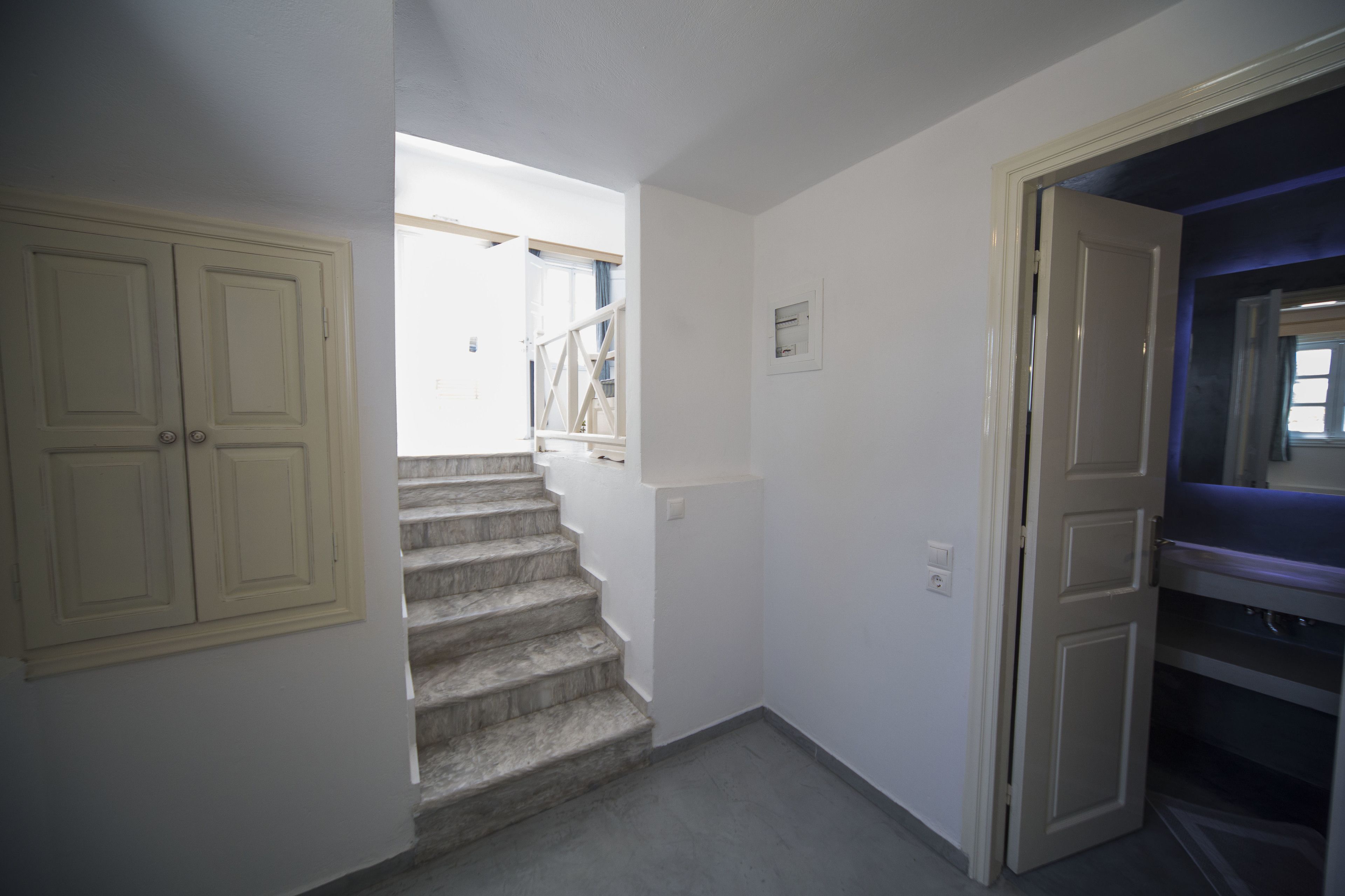 Photo - Ianthe Apartments & Villa