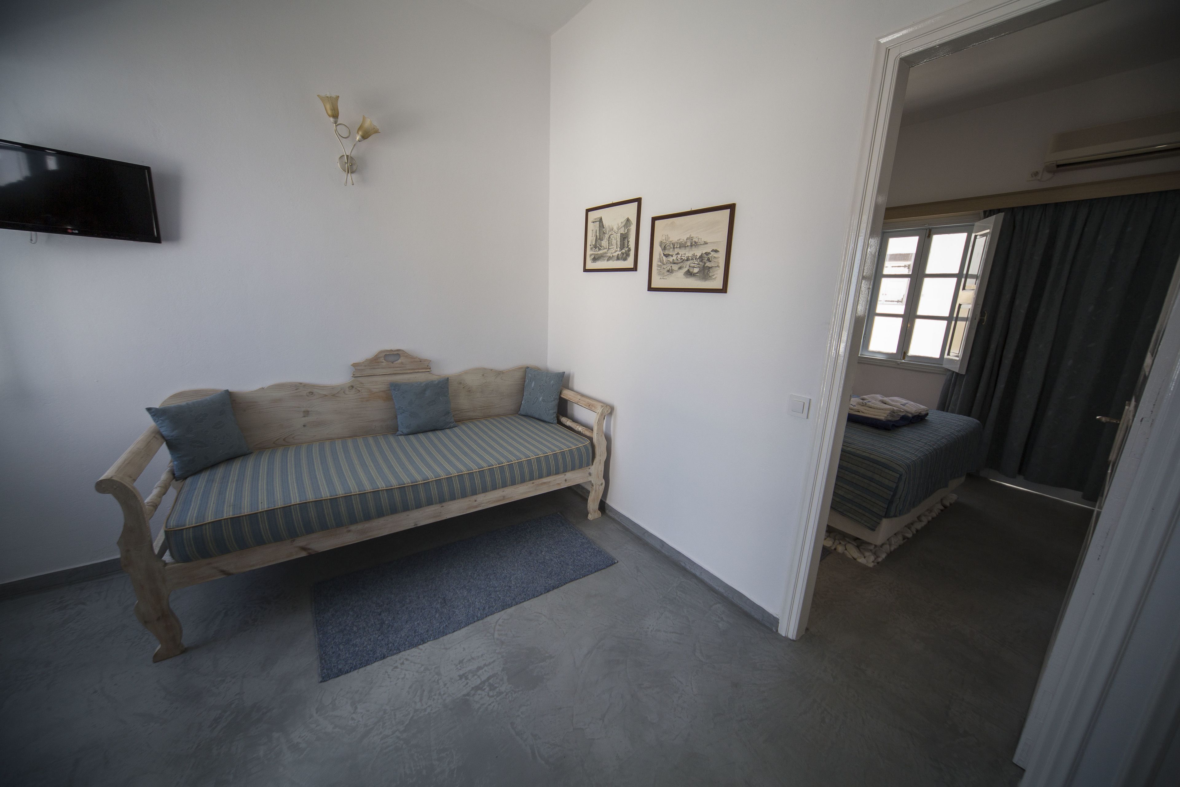 Photo - Ianthe Apartments & Villa