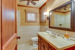 Bathroom - AMANPURI 4 (Tamarindo)