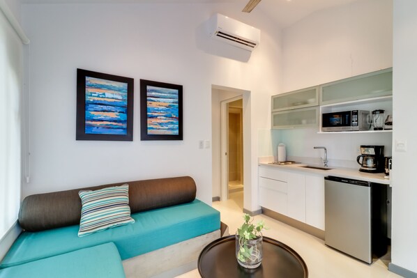 Classic Apartment, 2 Bedrooms, Non Smoking | Living area