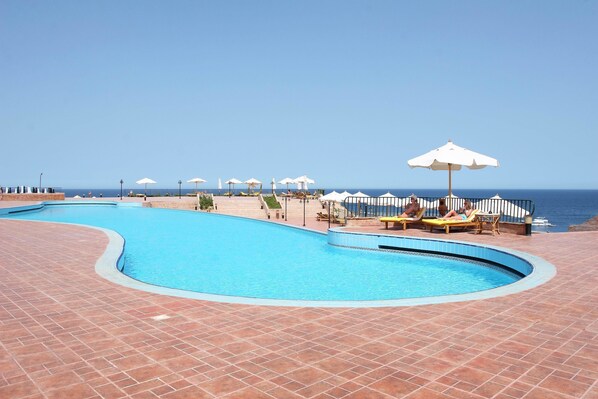 3 indoor pools, outdoor pool