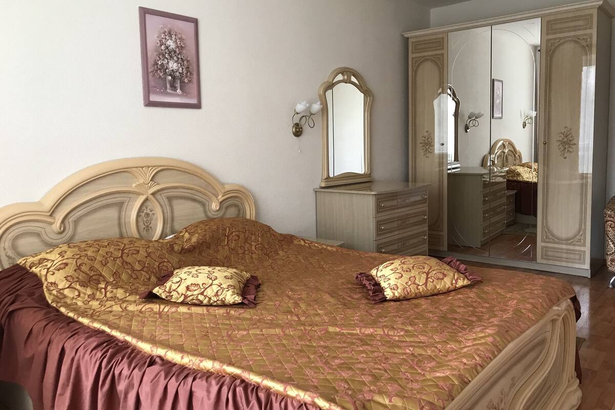 Suíte (2 Adults) | Individualmente mobiliados, ferros/tábuas de passar roupa