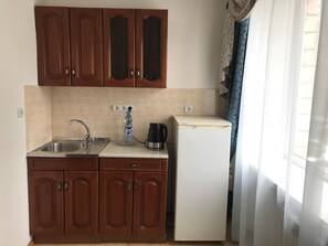 Suíte (2 Adults) | Cozinha privada | Geladeira