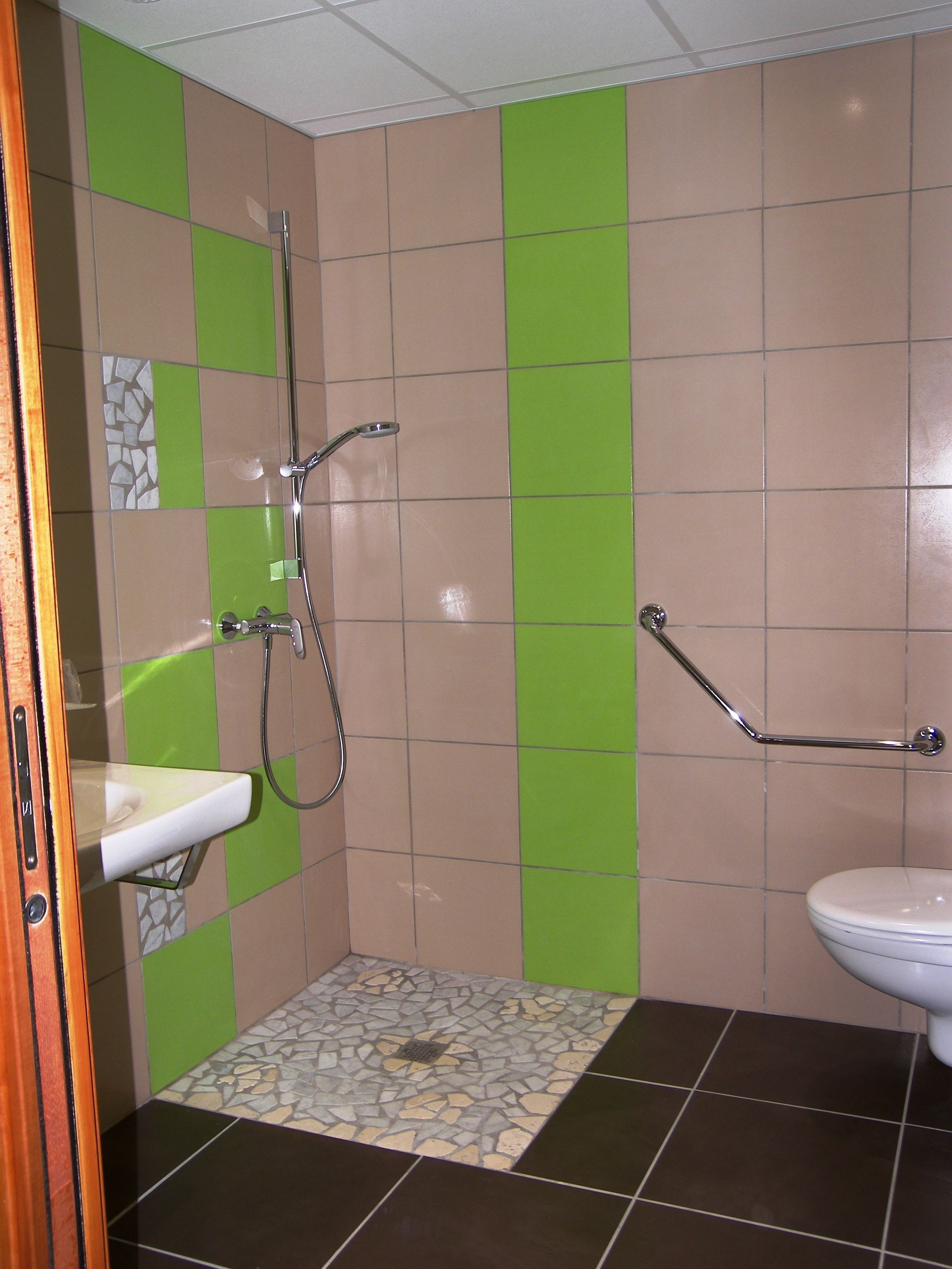 twin room | desk, free cots/infant beds, free wifi, bed sheets