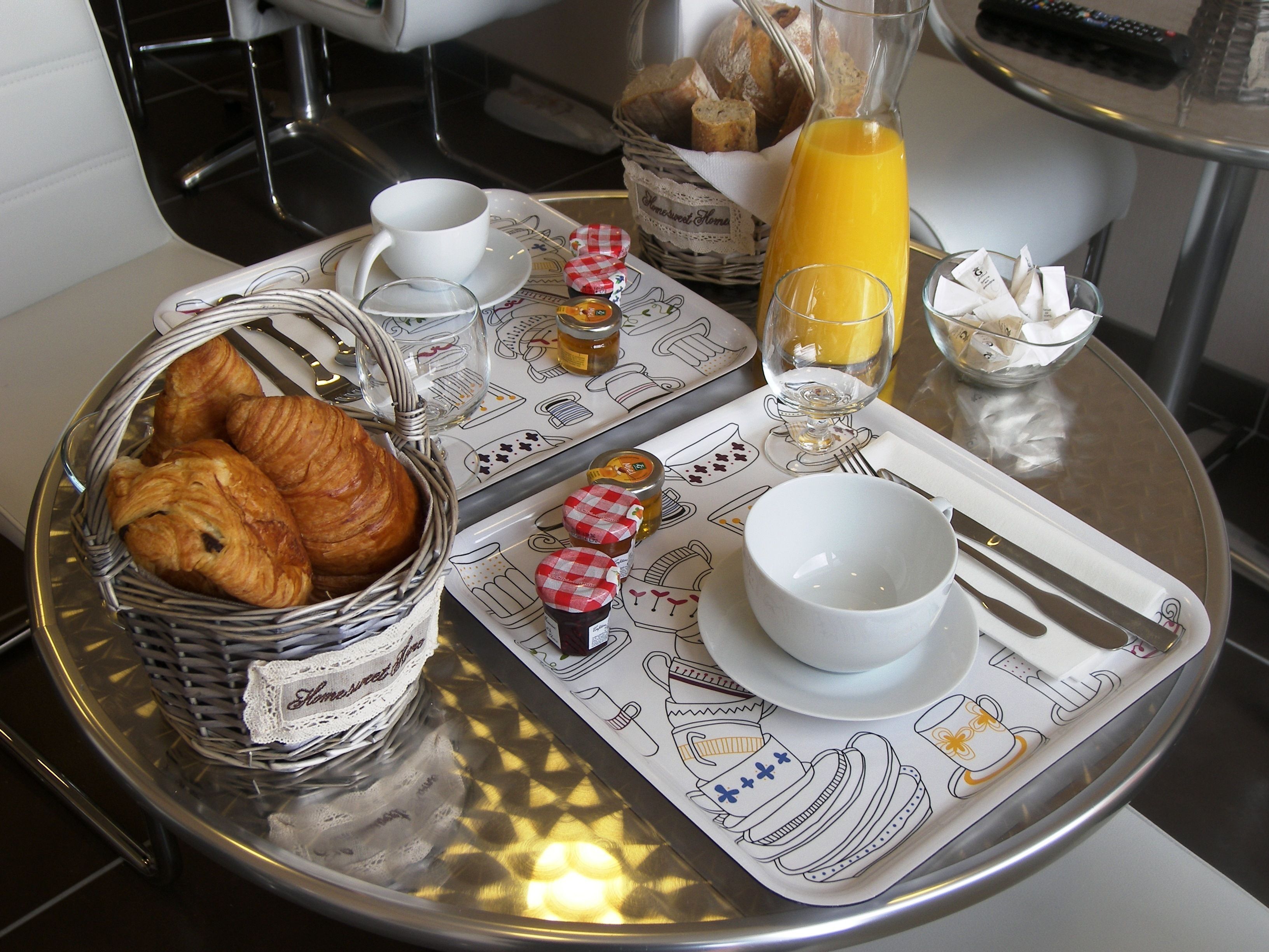 free daily continental breakfast