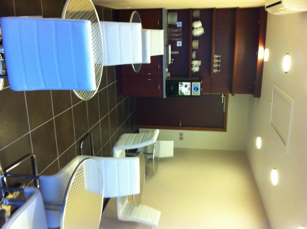 shower, deep-soaking bathtub, free toiletries, hair dryer