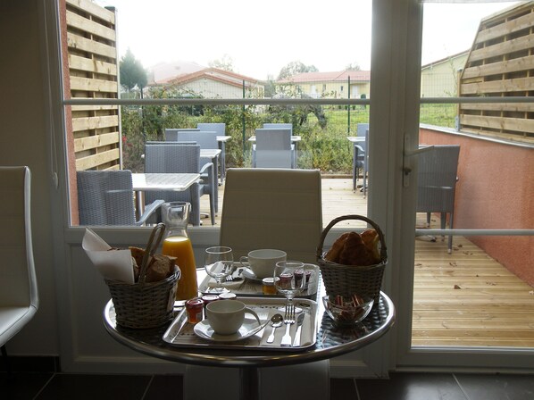 Desayuno continental incluido todos los días