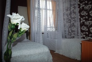 Deluxe Triple Room | Premium bedding, minibar, in-room safe, desk - Yildizlar Otel (Adalar)