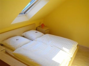 Minibar, blackout drapes, iron/ironing board, rollaway beds - Marco's Heuboden (Oberzissen)