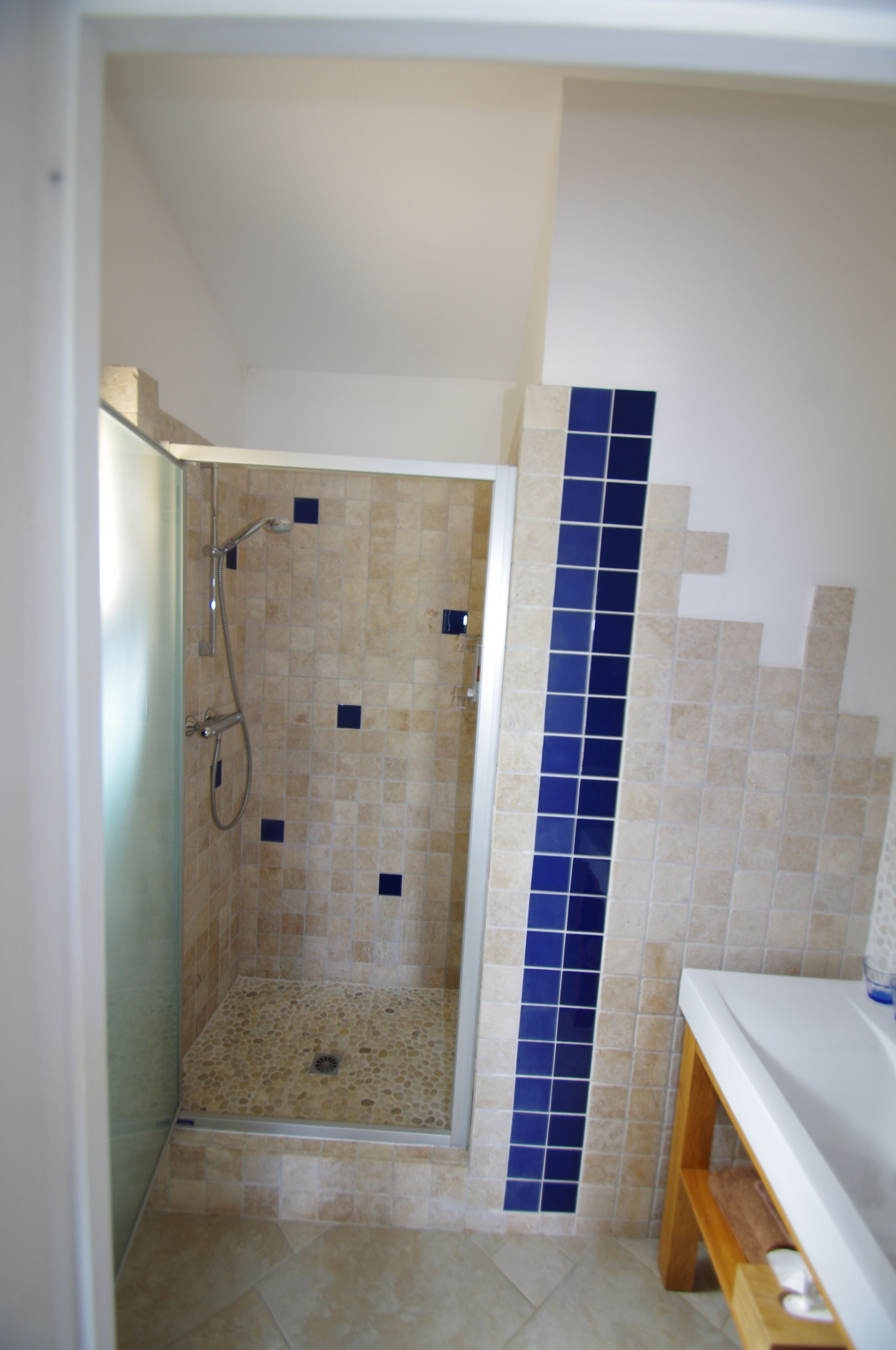 Family Triple Room (Côté Mer) | Bathroom | Deep soaking tub, free toiletries, hair dryer, towels
