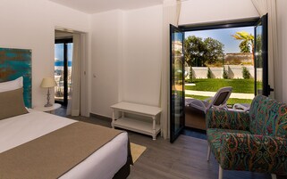 Quarto família, vista para o oceano | Frigobar, escrivaninha, quartos à prova de som, Wi-Fi de cortesia