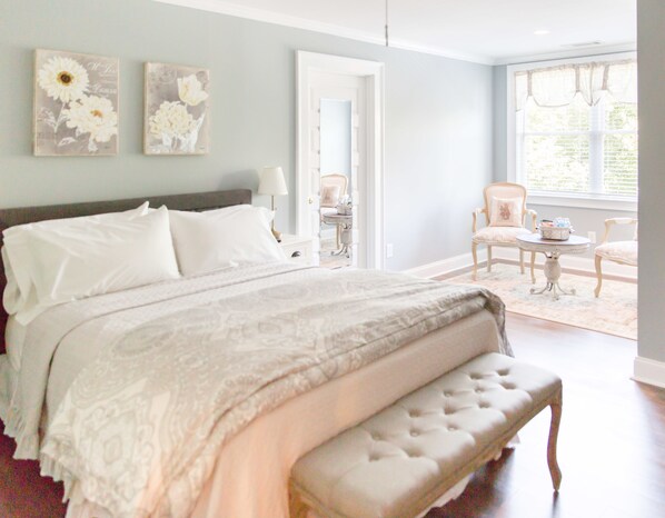 Deluxe Room, 1 Queen Bed