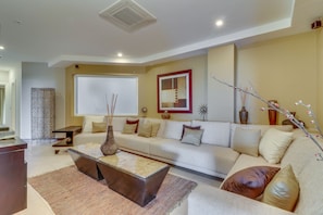 Exclusive Apartment, 3 Bedrooms, Non Smoking | Living room | Flat-screen TV, DVD player