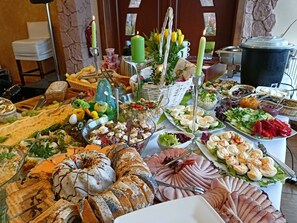 Free daily buffet breakfast - Pensjonat Zielone Wzgórze (Stronie Slaskie)
